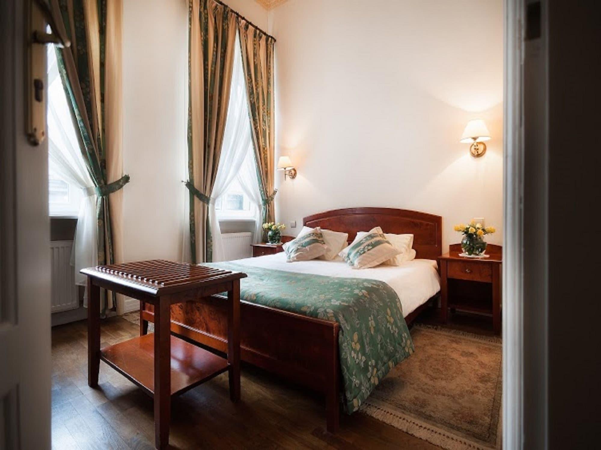 Aparthotel Karmel Krakow Bagian luar foto