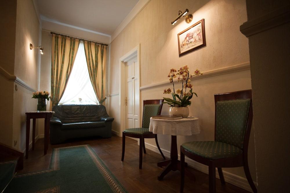 Aparthotel Karmel Krakow Bagian luar foto