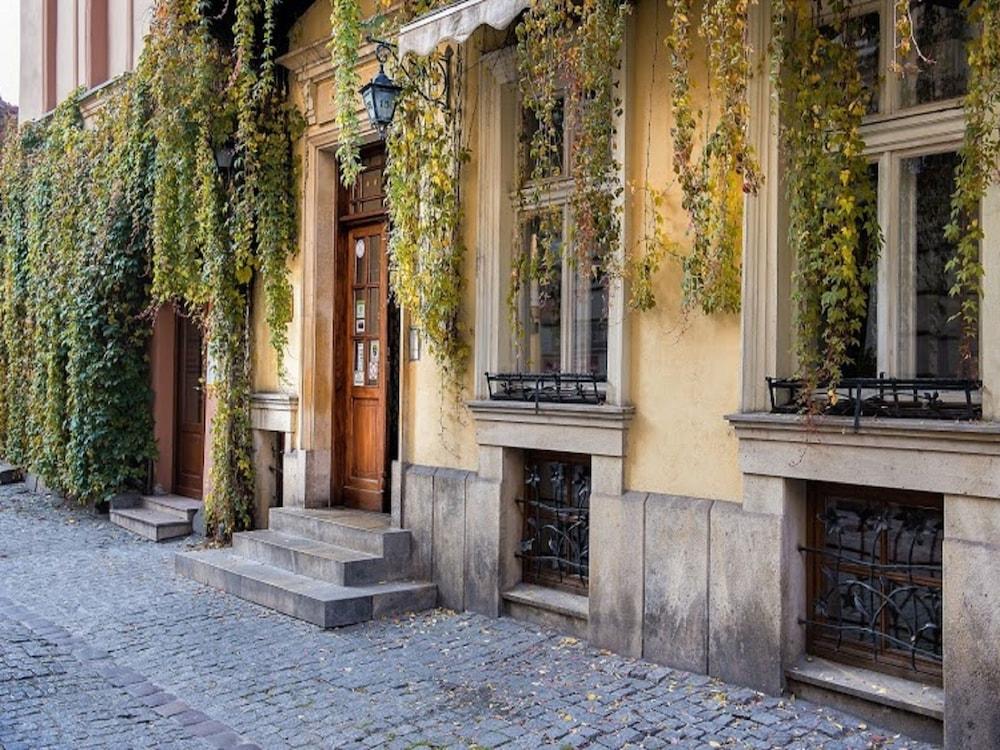 Aparthotel Karmel Krakow Bagian luar foto