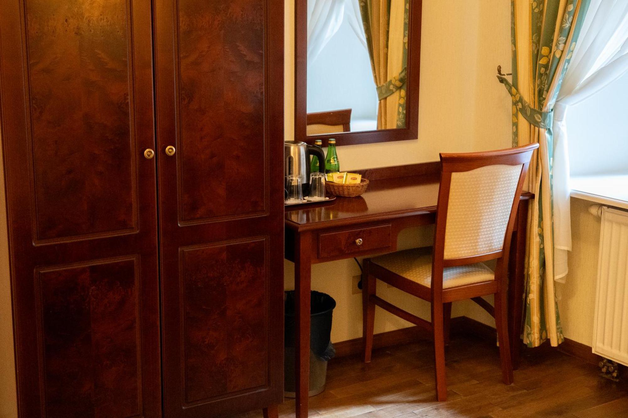 Aparthotel Karmel Krakow Bagian luar foto