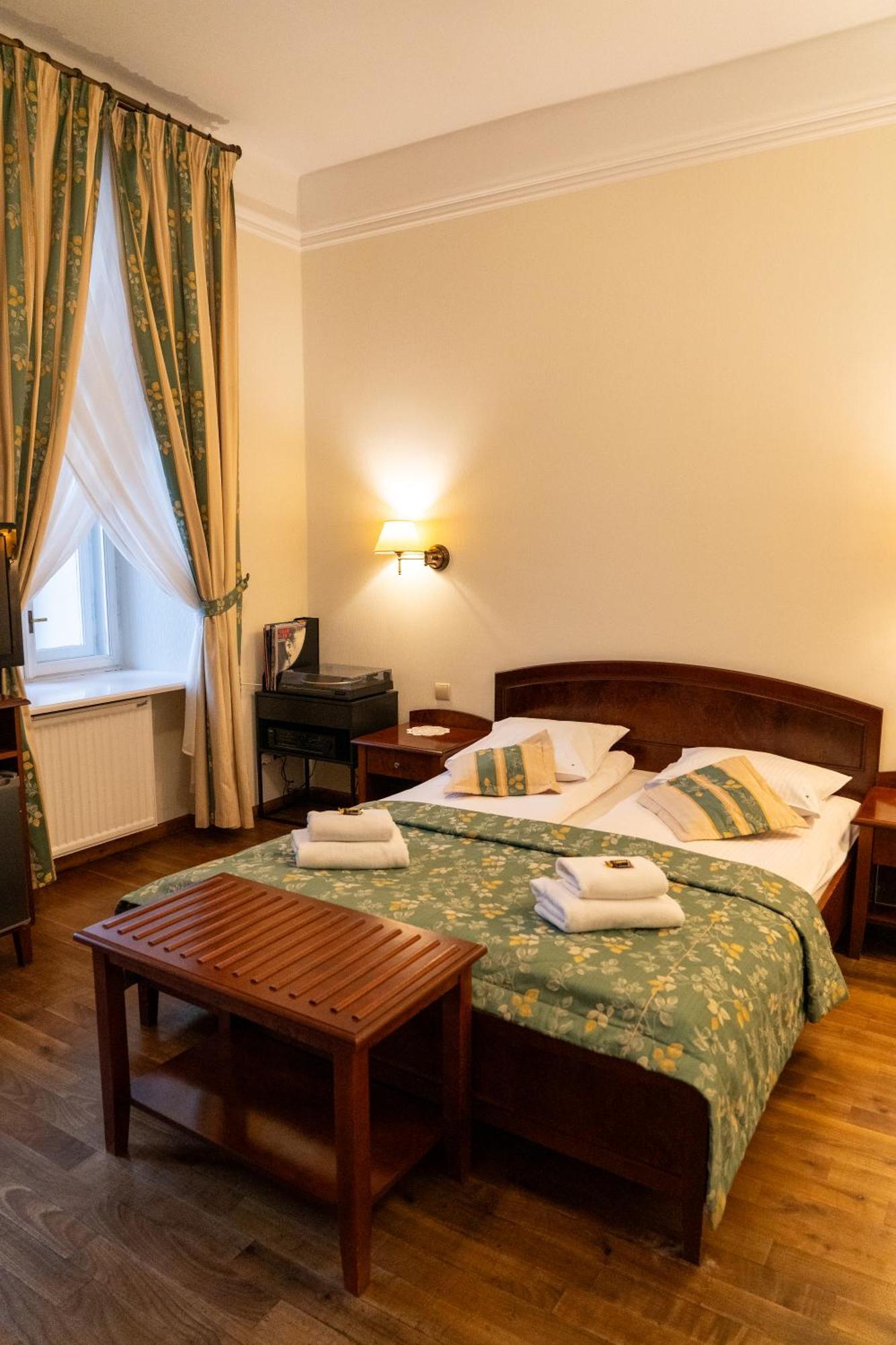 Aparthotel Karmel Krakow Bagian luar foto