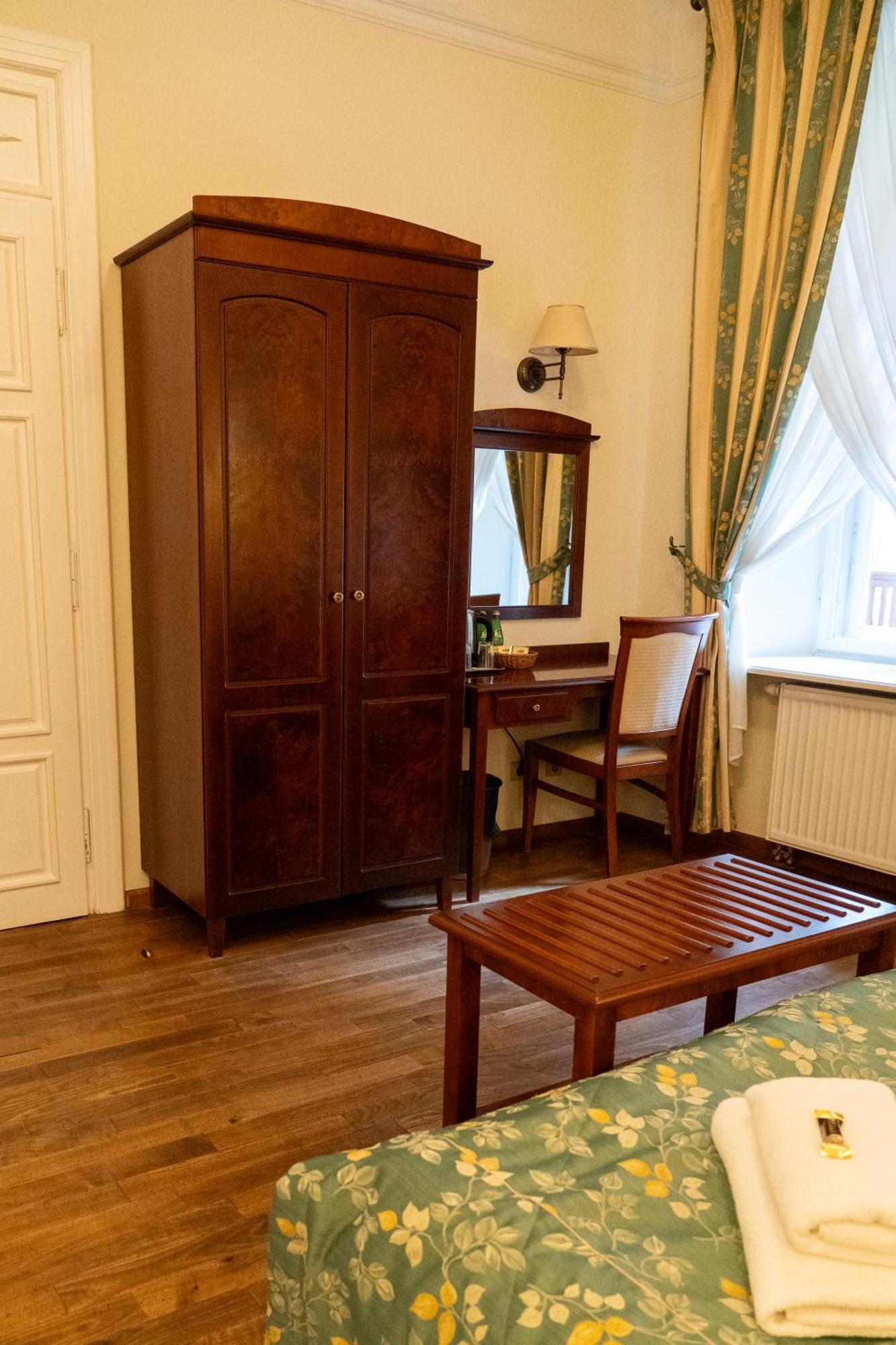 Aparthotel Karmel Krakow Bagian luar foto