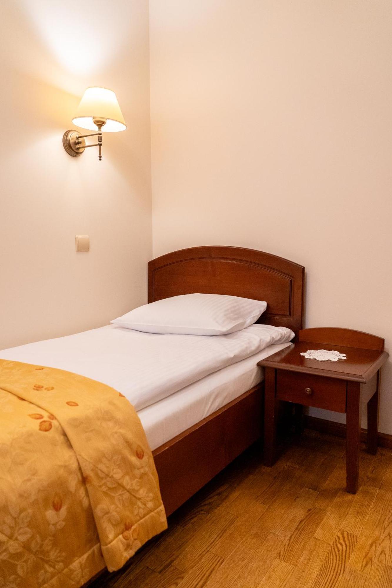 Aparthotel Karmel Krakow Bagian luar foto