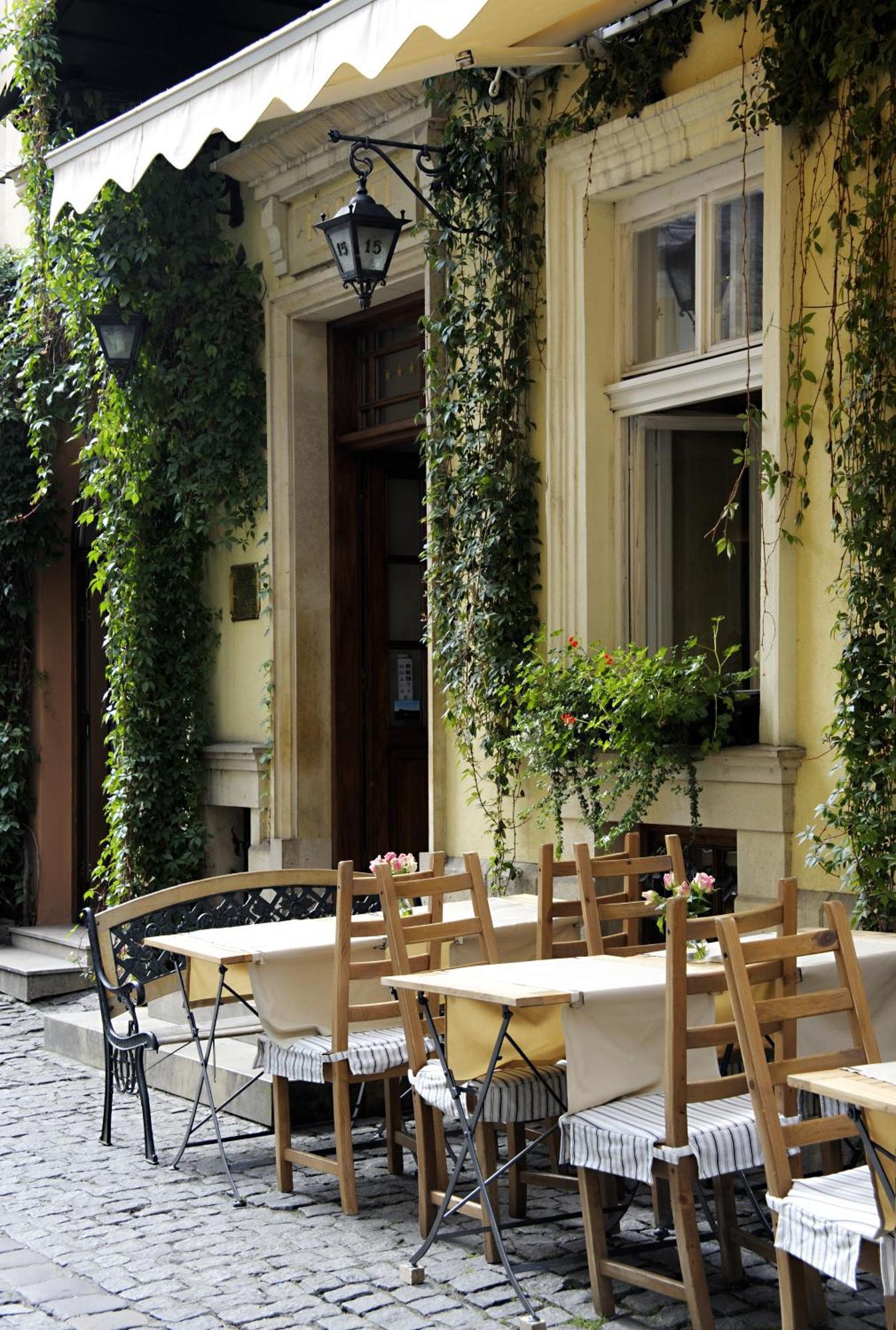 Aparthotel Karmel Krakow Bagian luar foto