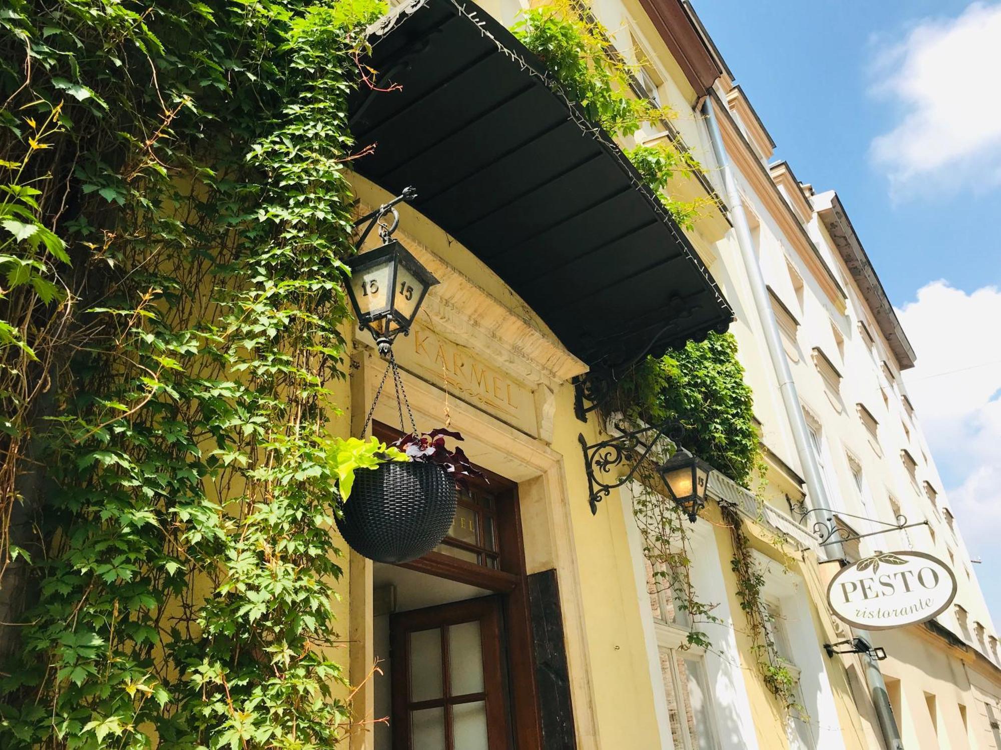 Aparthotel Karmel Krakow Bagian luar foto