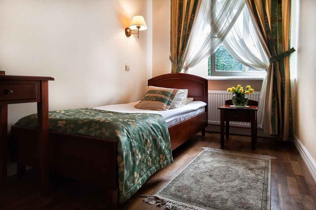 Aparthotel Karmel Krakow Bagian luar foto